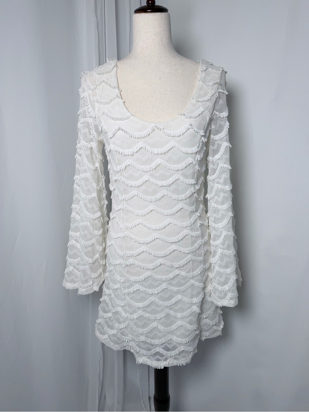 NWT Audrey Scalloped Eyelash Fringe Long Sleeve Mini Dress Off White M